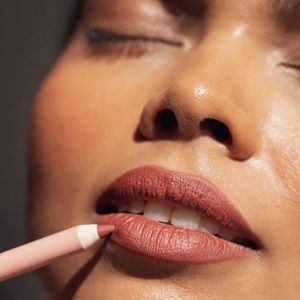 🌸PERSONA LIP LINER - 90210🌸